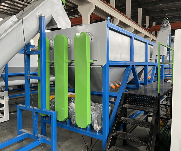 HDPE PP Bottle Shredding Crushing Plastic Recycling Washing Line Tested Successfully